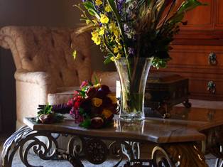 Naperville Weed Ladies Beautiful Flower Arrangments